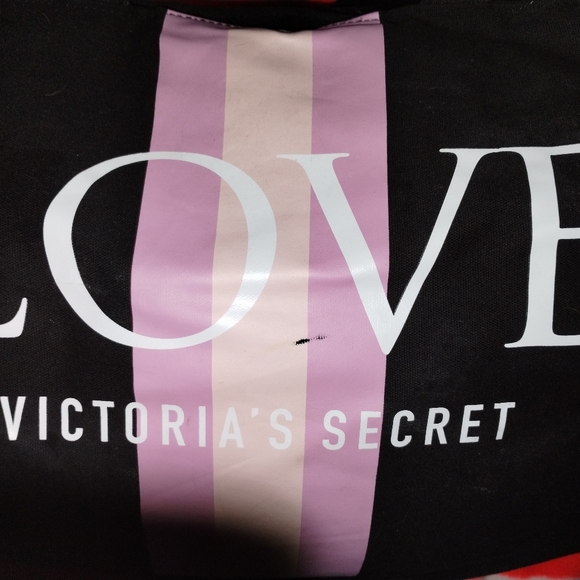 Victoria secret LOVE duffle with long strap - Picture 4 of 5